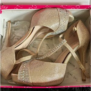 Beautiful heels Brand New
